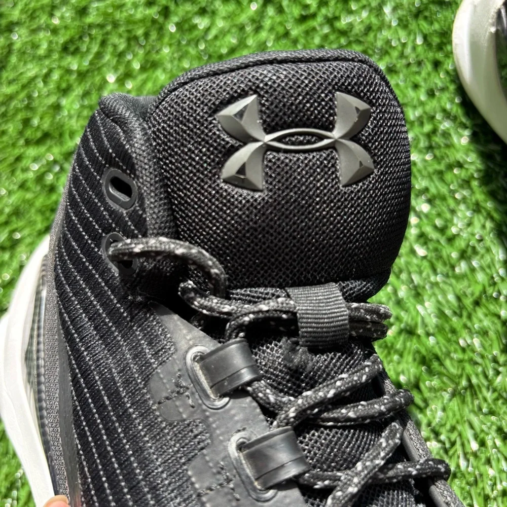 Under Armour Curry 3 'Cyber Monday' Sneakers Black White size 7‎ Youth Shoes
